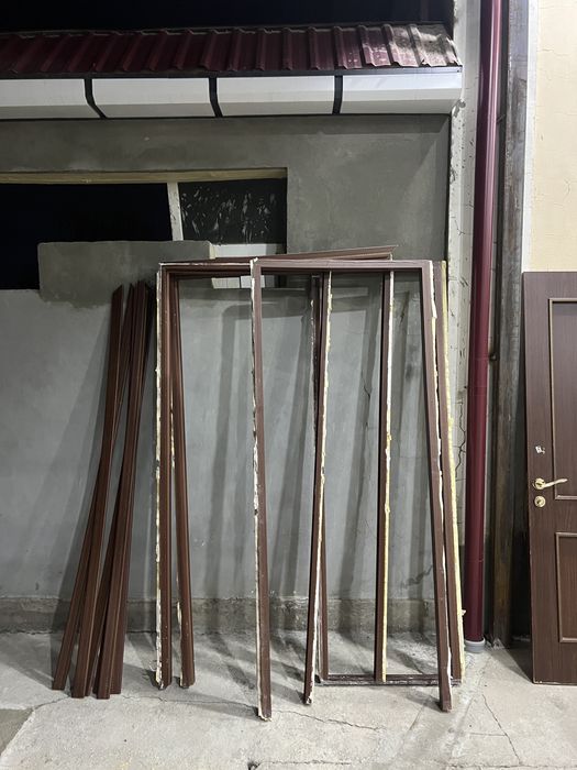 Taxta eshik sotiladi 8ta karobkalari bor