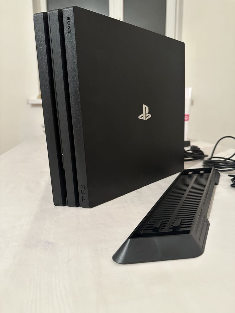 Ps4 Pro 1TB+4 игры MK11 FIFA 24 GTA4 UFC4 американец