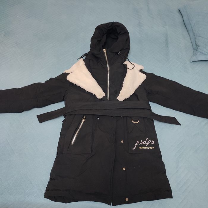 Продам зимную куртку для девочек 10000тыс