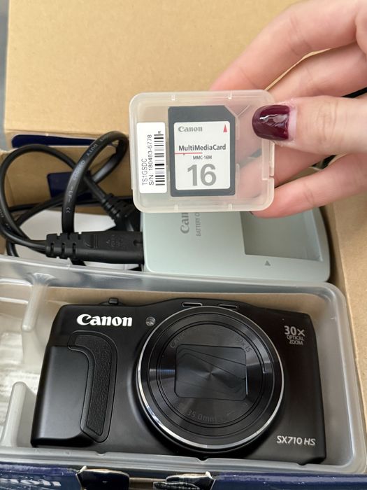 Aparat foto, camera digitala Canon SX710 HS