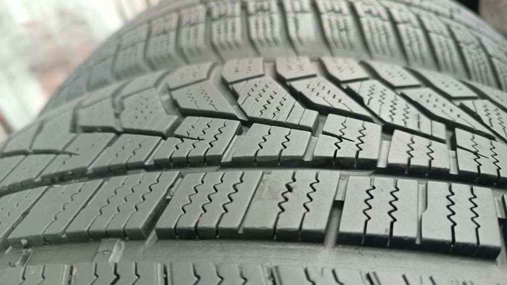 225/50/17 Hankook