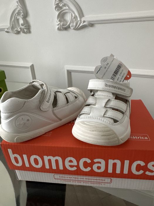 Продам детскую обувь