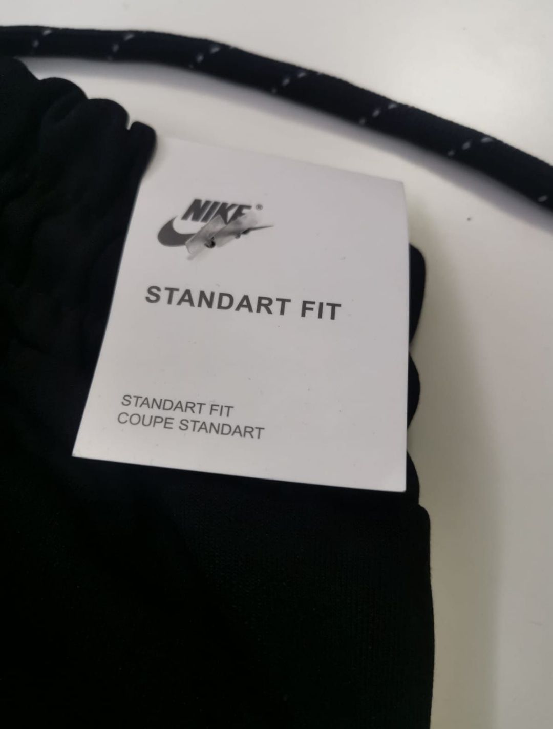 Vănd Nike tech are toate detaliile originalului