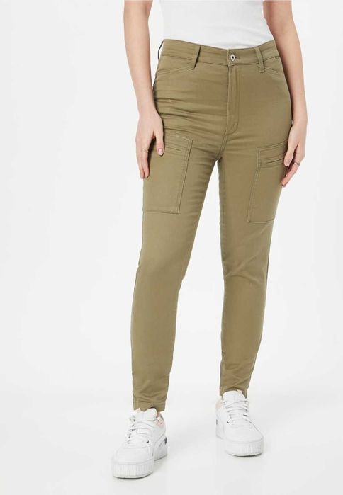 Намалена цена! G star RAW панталон в зелен цвят 70лв размер 32/32