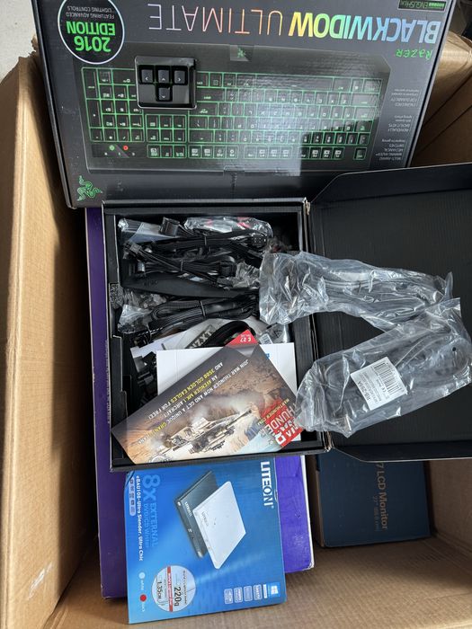 НОВ Уникален геймърски компютър i9 10х4гхц/32рам/2х11гб видео/256+3тб