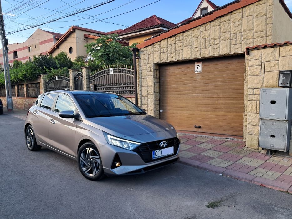 HYUNDAI I20 * *  13.350 € **  2021  * *  13 .000 KM ** Full - LED LINE