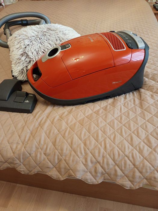 Прахосмукачка Miele S8330 HEPA