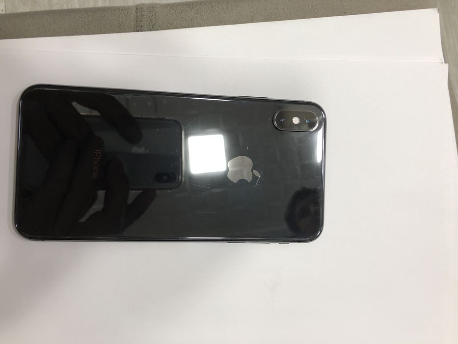Iclaud  esmdan chiqib qogan Iphone xs max  holati ideal