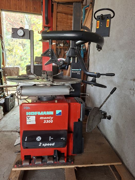 Автоматична Машина за монтаж и демонтаж на автомобилни гуми