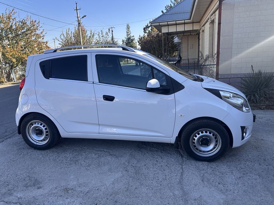 Спарк СОТИЛАДИ! 2015-йил. Автомат. Олиб сотарла безовта килмасин!