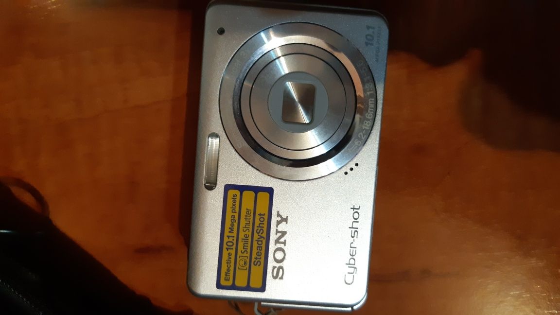 Vând camera Sony !!!
