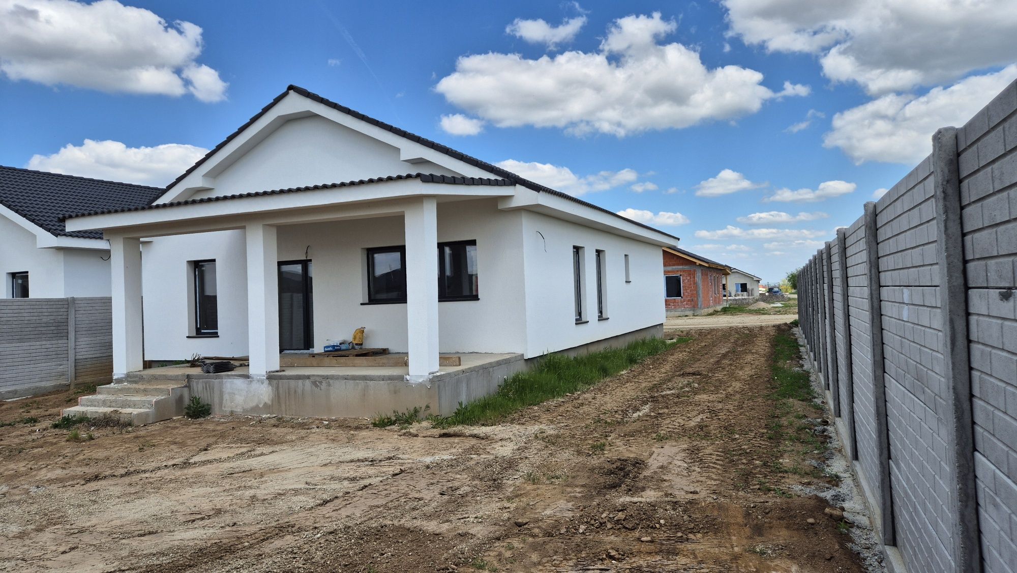 Casa noua Santandrei