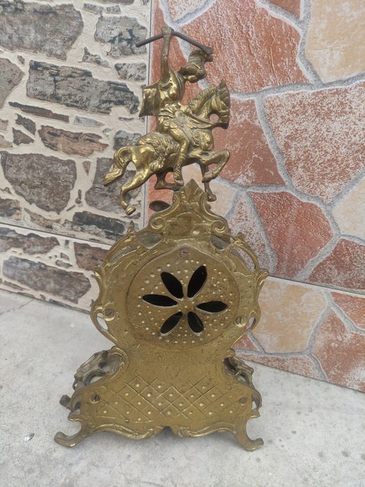 Vând cesas de bronz