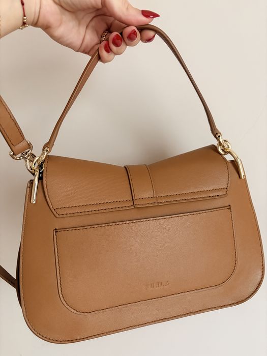 Furla flow цвят brandy