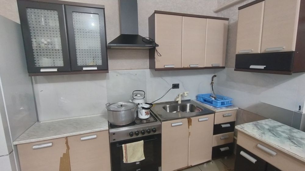 Кухонный гарнитур и прихожка