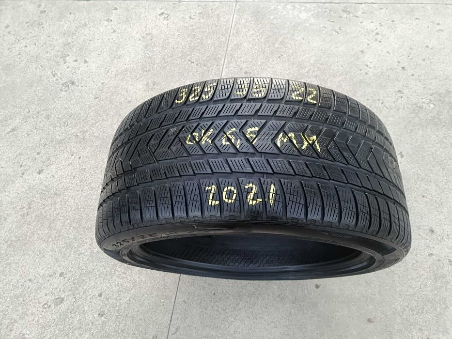 O anvelopa de iarna 325 35 22 pirelli scorpion winter 6,5 mm 2021