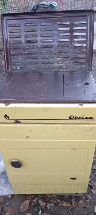 Vînd sobă Aurica pe lemne și gaz