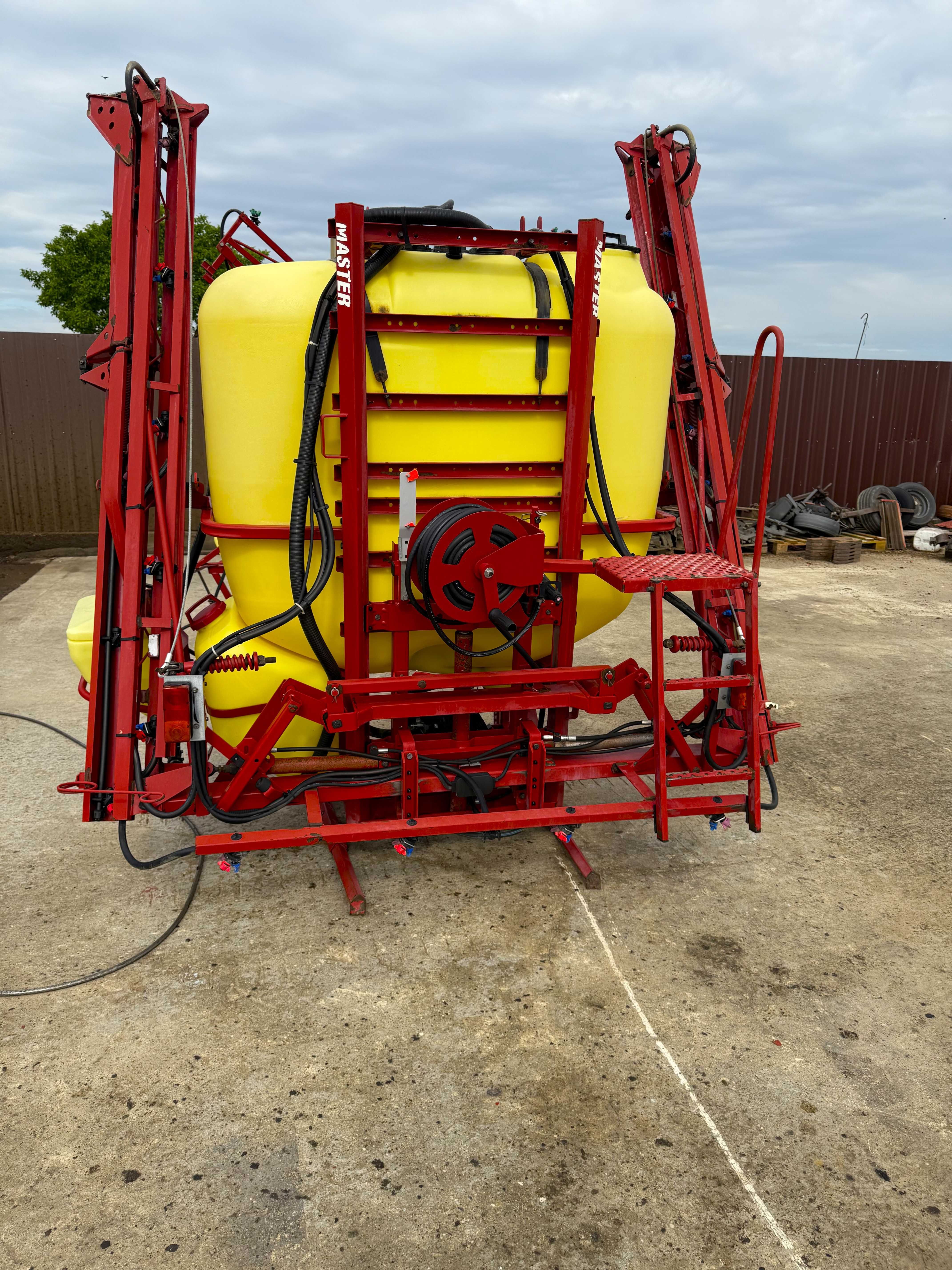 Met Instalatie Erbicidat Hardi Master Plus 1150 L an 2017 ca NOU