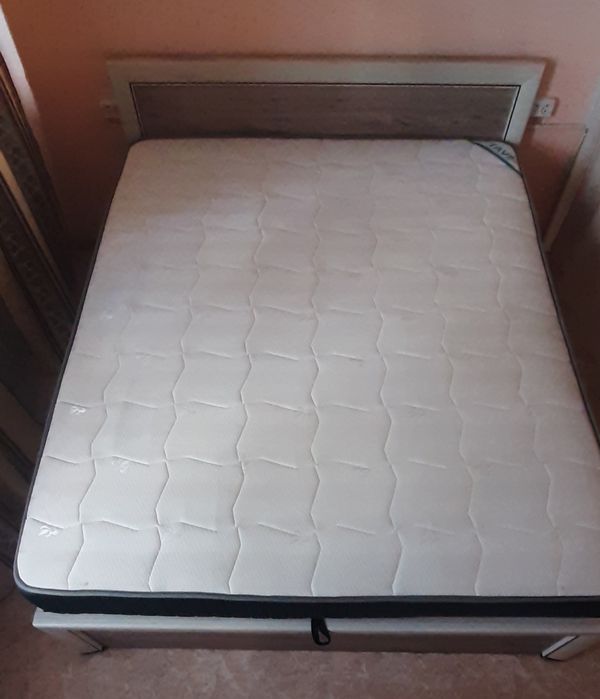 Продам двухспальную кровать