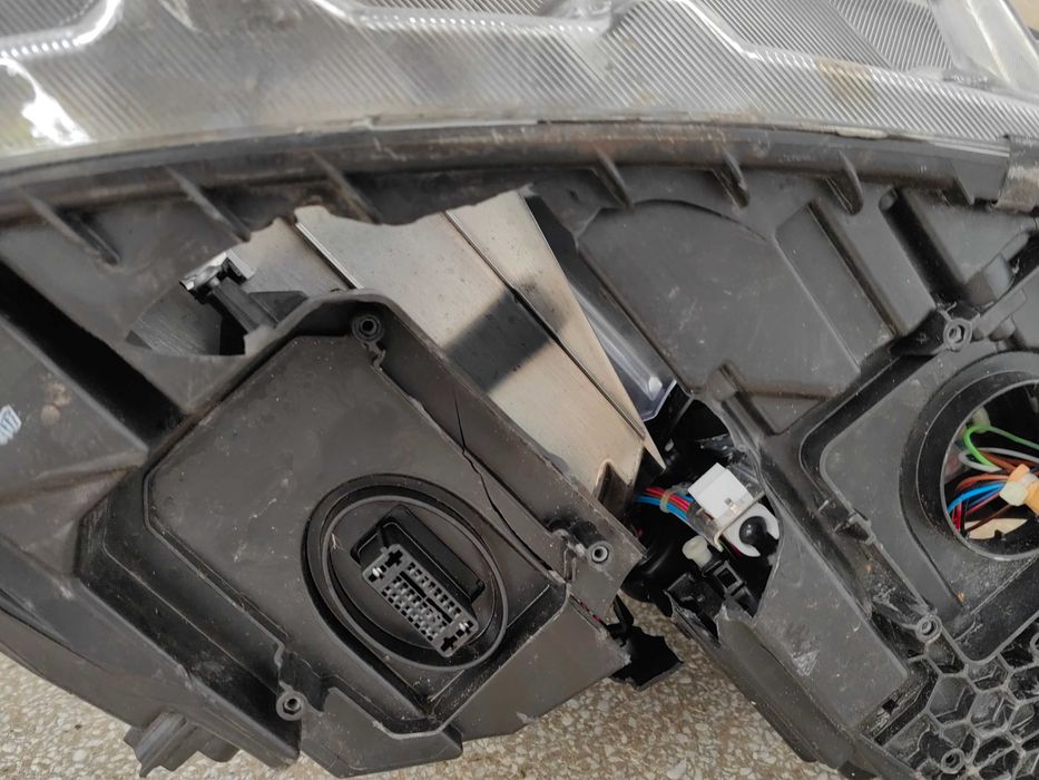 Фар Skoda Octavia Bi-Xenon LED ляв /Фар Шкода Октавиа ксенон  Оригинал