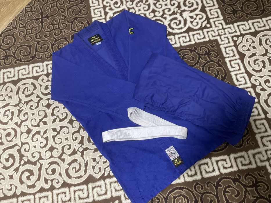 kimano judo sporti uchun