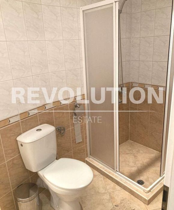 Тристаен апартамент в района на к.к Златни пясъци!