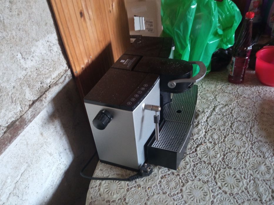 Продавам професионална кафе машина