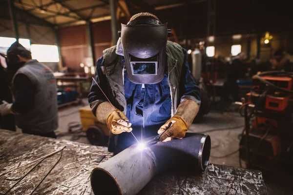 Sudura si lacatuserie metalica
