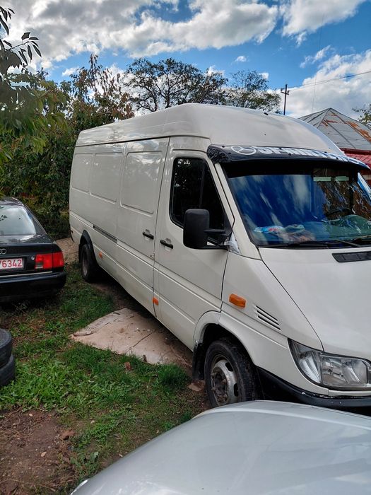 Vând sprinter 413