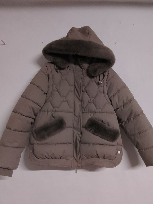 Зимняя куртка бежевая