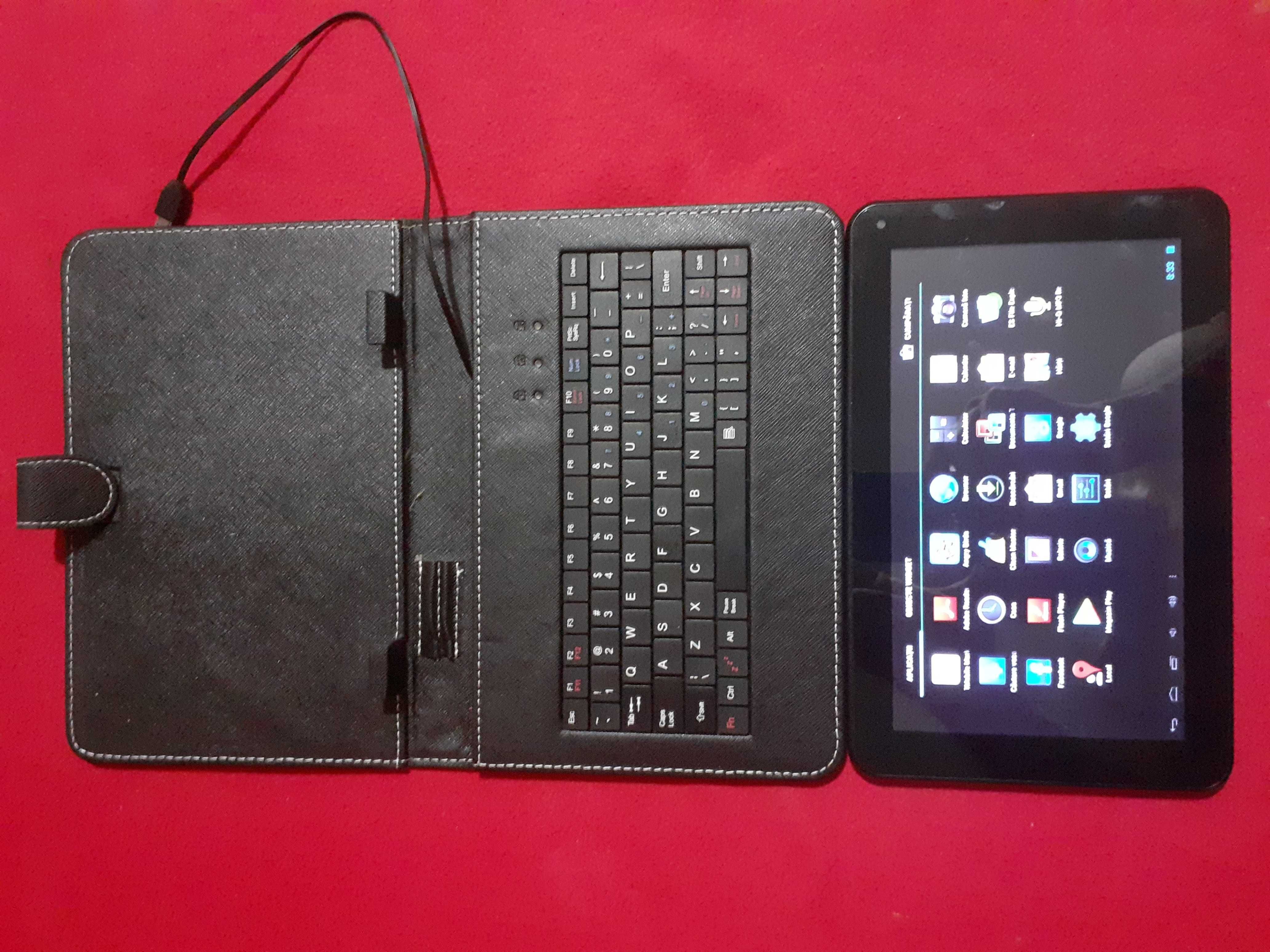 Tabletă PC E-Boda Essential Smile cu toate accesoriile originale