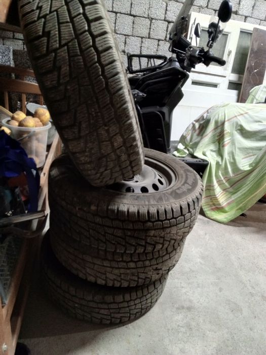 Продаются зимние шины .15. с дисками в комплекте