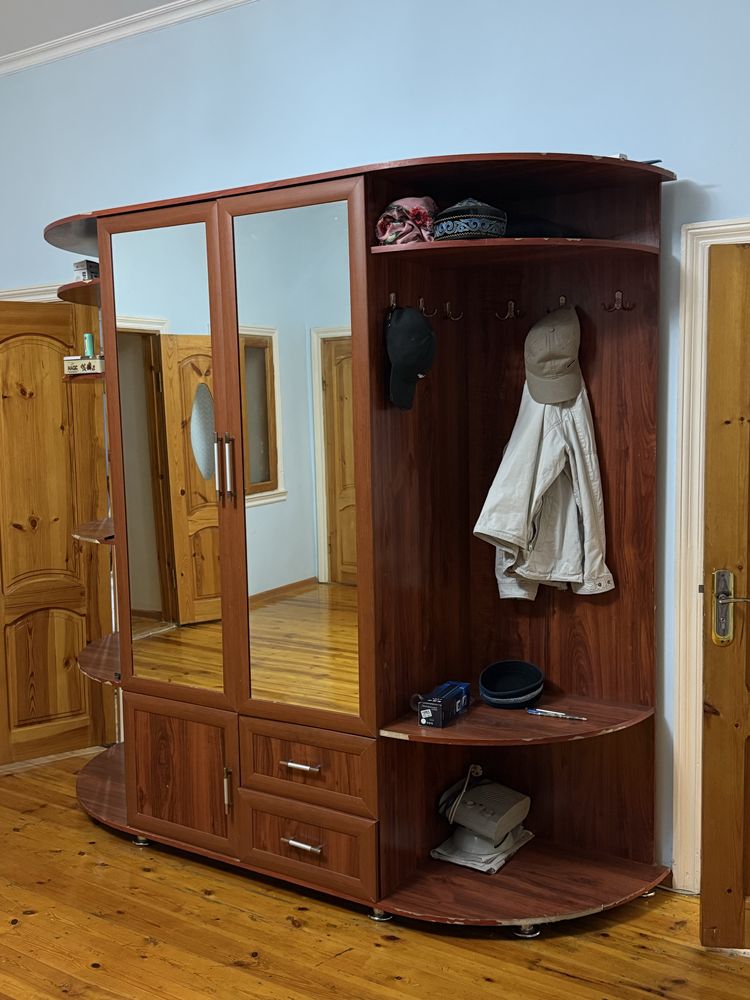 Кіреберіске арналған шкаф сатылады