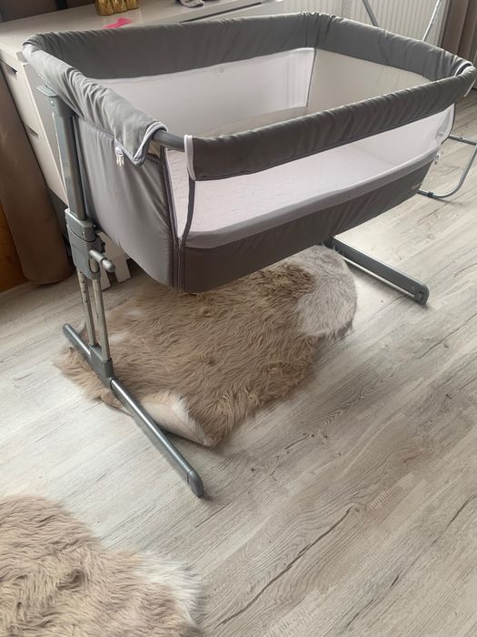 Pat bebeluș care se poate lipii de patul matrimonial