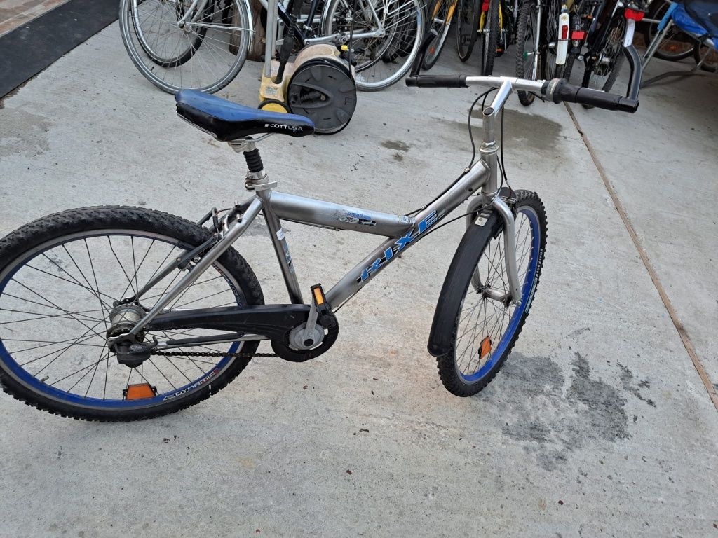 Bicicleta cu roti pe 26