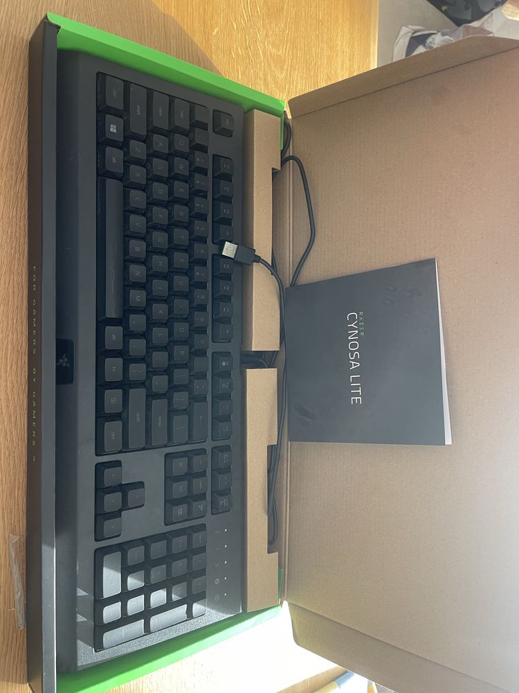 Клавиатура Razor Cynosa Lite RGB