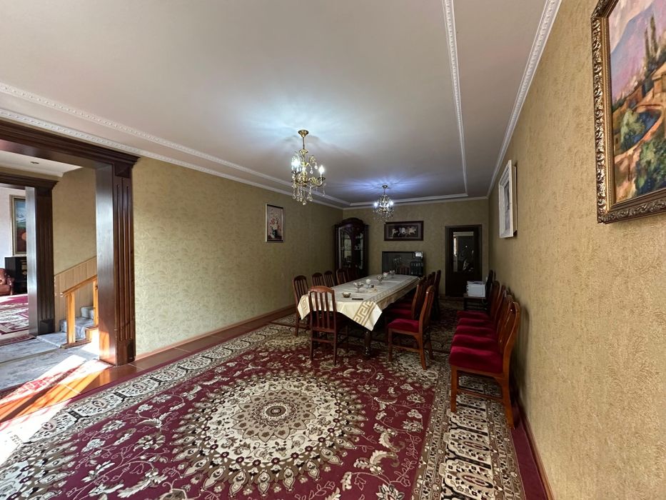 Благоустроенный 2-х этажный дом в микрорайоне "ТАСКЕН", 22,5 сотки.