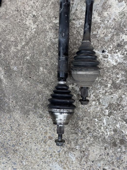 Полуоска за Volkswagen PASSAT B7