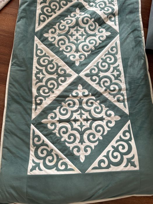 Казакша корпе с подушками