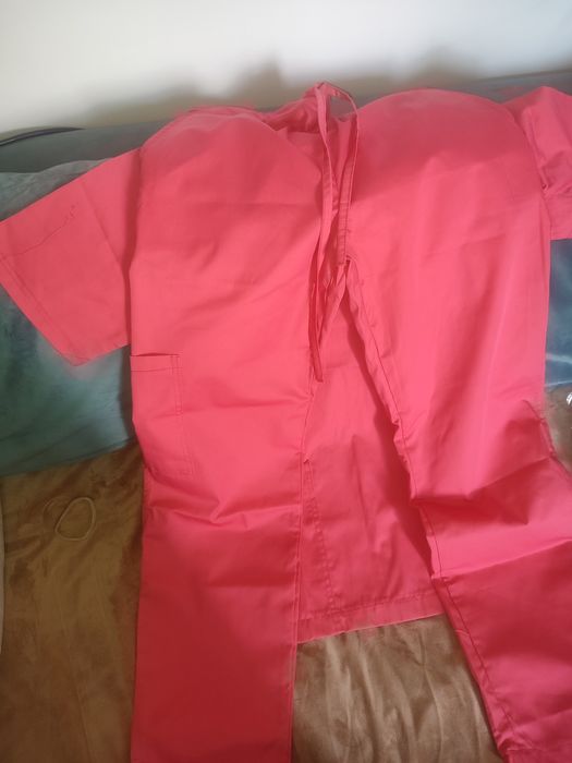 Costum asistent medical