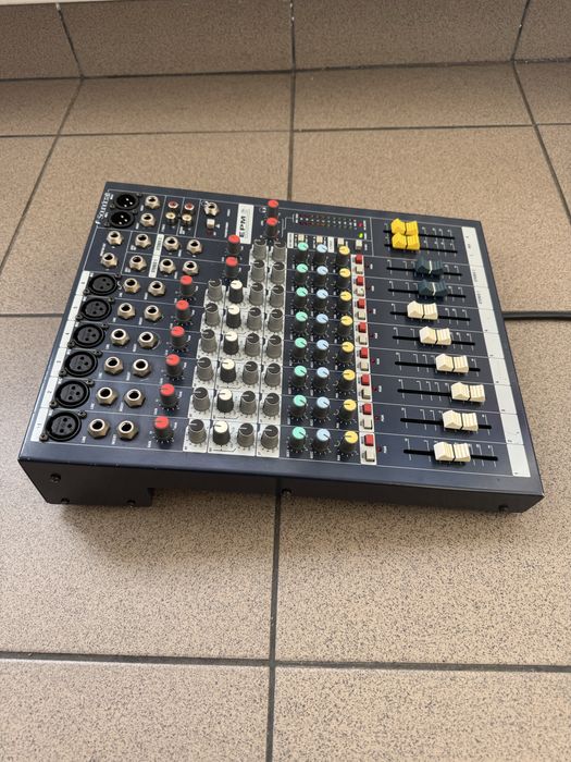 Mixer audio Soundcraft EPM6