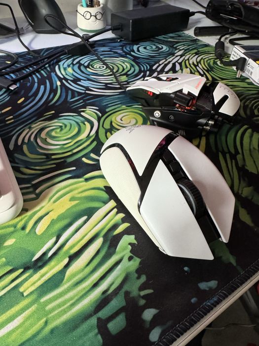 (Vandut!) Razer Basilisk V3 pro inca in garantie