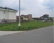 Vând teren în Dumbrăvița aproape de centrul comunei