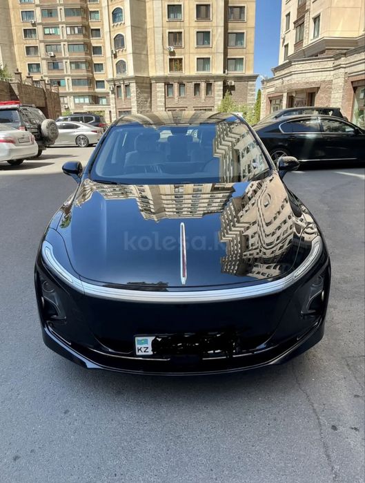 Аренда Hongqi E-QM5