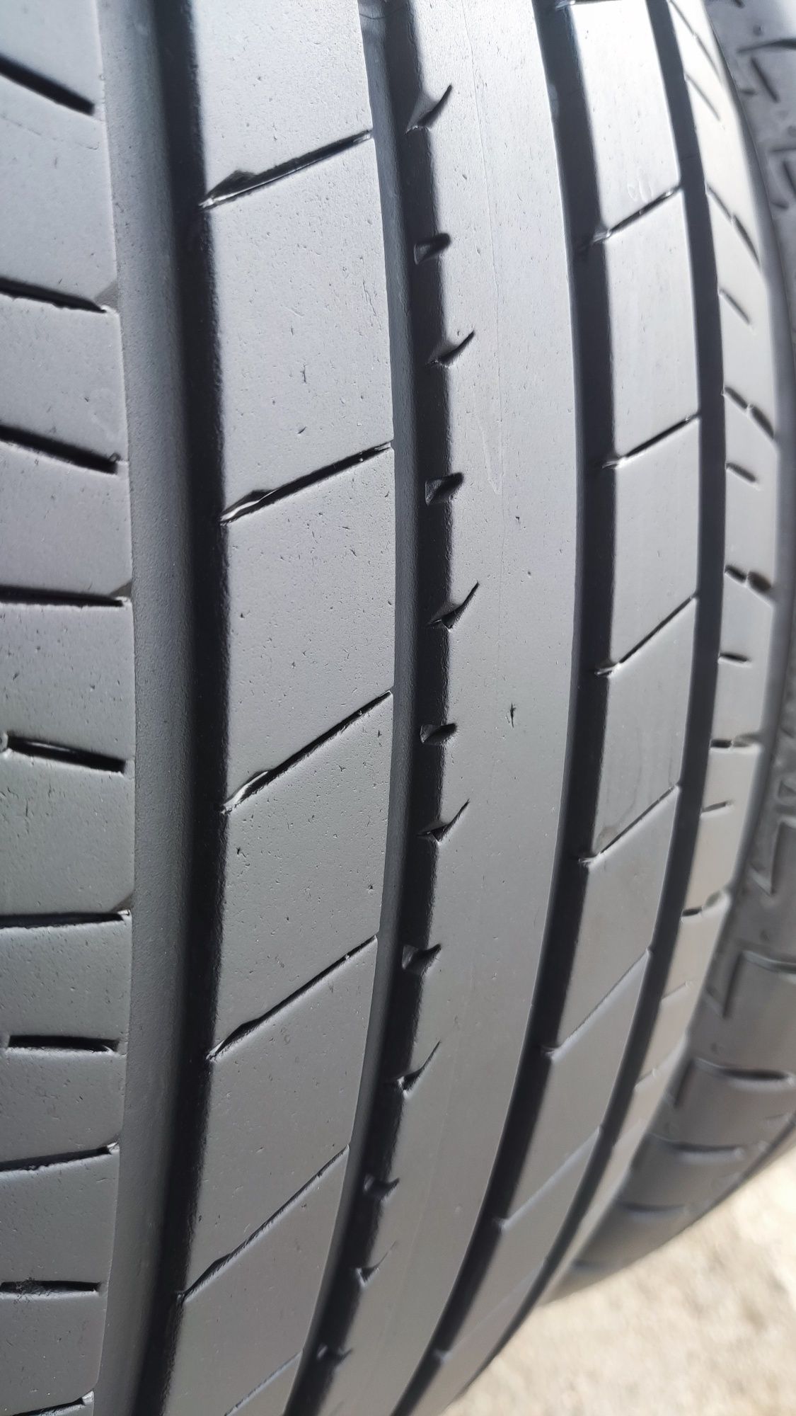 4бр. летни гуми 225/45/19 Bridgestone Turanza T005
dot22
7.4mm
Много д