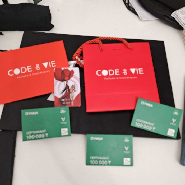 ВЫГОДНО! Подарочный сертификат Code De Vie на 3ОО ОООт отдам НИЖЕ!