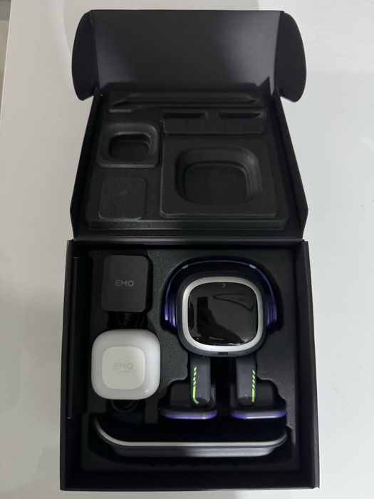 Продаи робот Emo