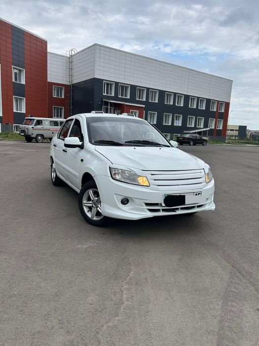 Продам гранту  куплена бипект авто