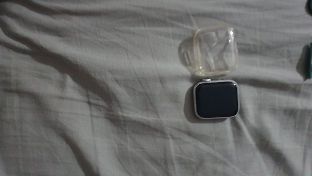 Продава Аpple Watch Se