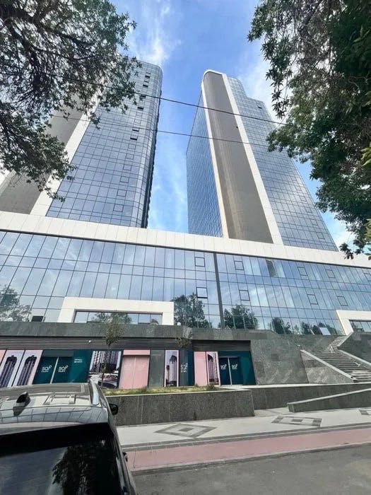 Продаётся офис Инха 230м2